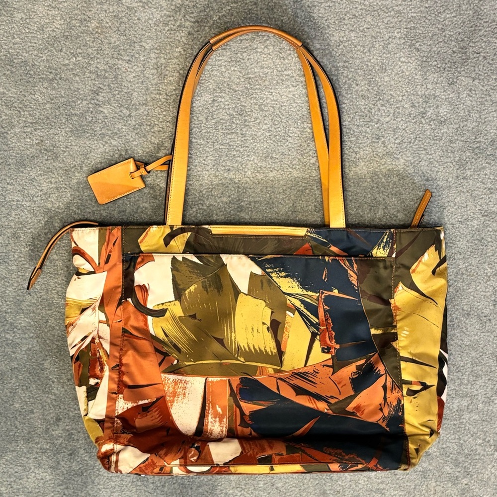 TUMI Voyager M Printed Nylon Tote Bag Abstract Multicolor Leather Trim + Pouch - Picture 3 of 16